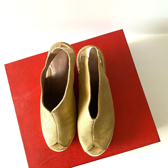 Donald J Pliner Women’s size 5 Platform Wedges heel open toe - Picture 9 of 9